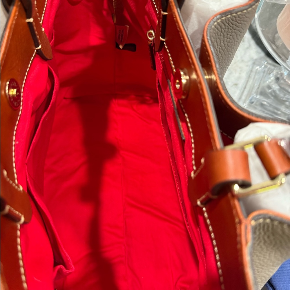 Dooney & Bourke Large Barlow Purse - Picture 5 of 13